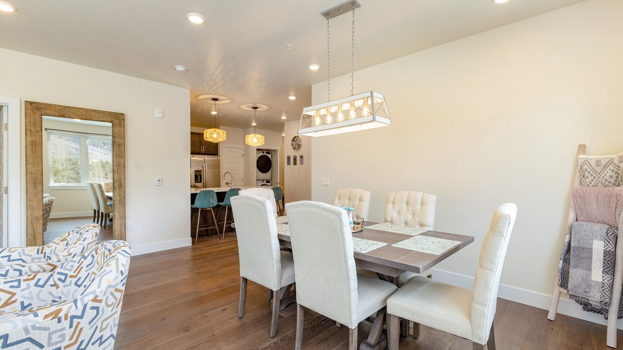 Photo of Bedroom in Lakeside Village