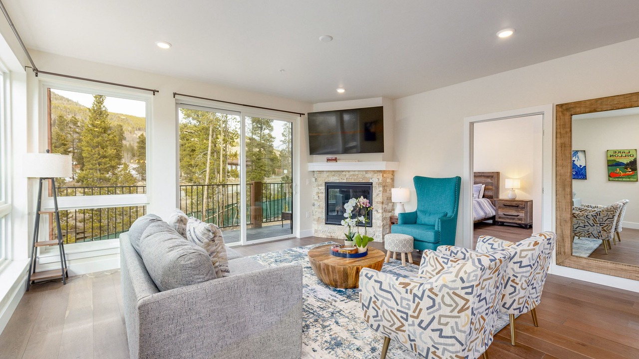 Photo of Livingroom in Lakeside Village