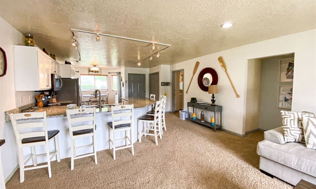 Photo of Livingroom in Harbor Village