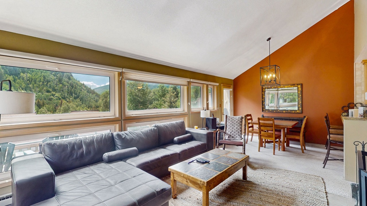 Photo of Livingroom in Vail