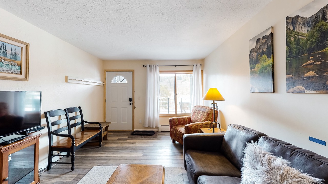 Photo of Livingroom in Historic District