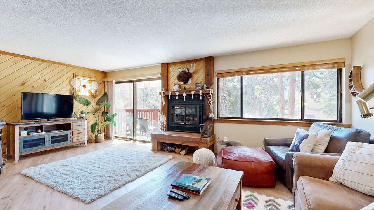 Photo of Livingroom in Four O'Clock