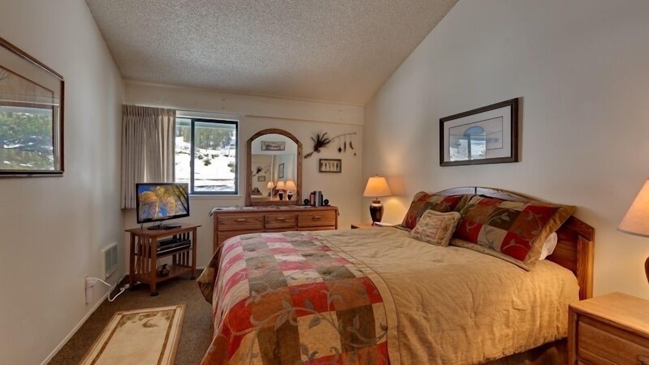 Photo of Bedroom in Mammoth Lakes