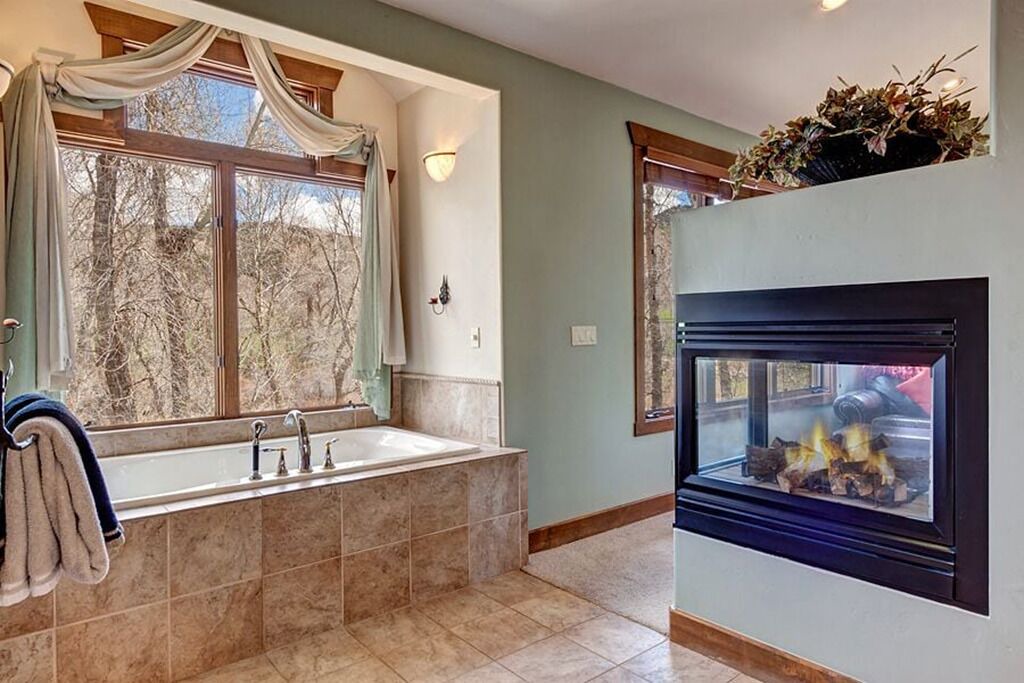 Photo of Livingroom in Eagle