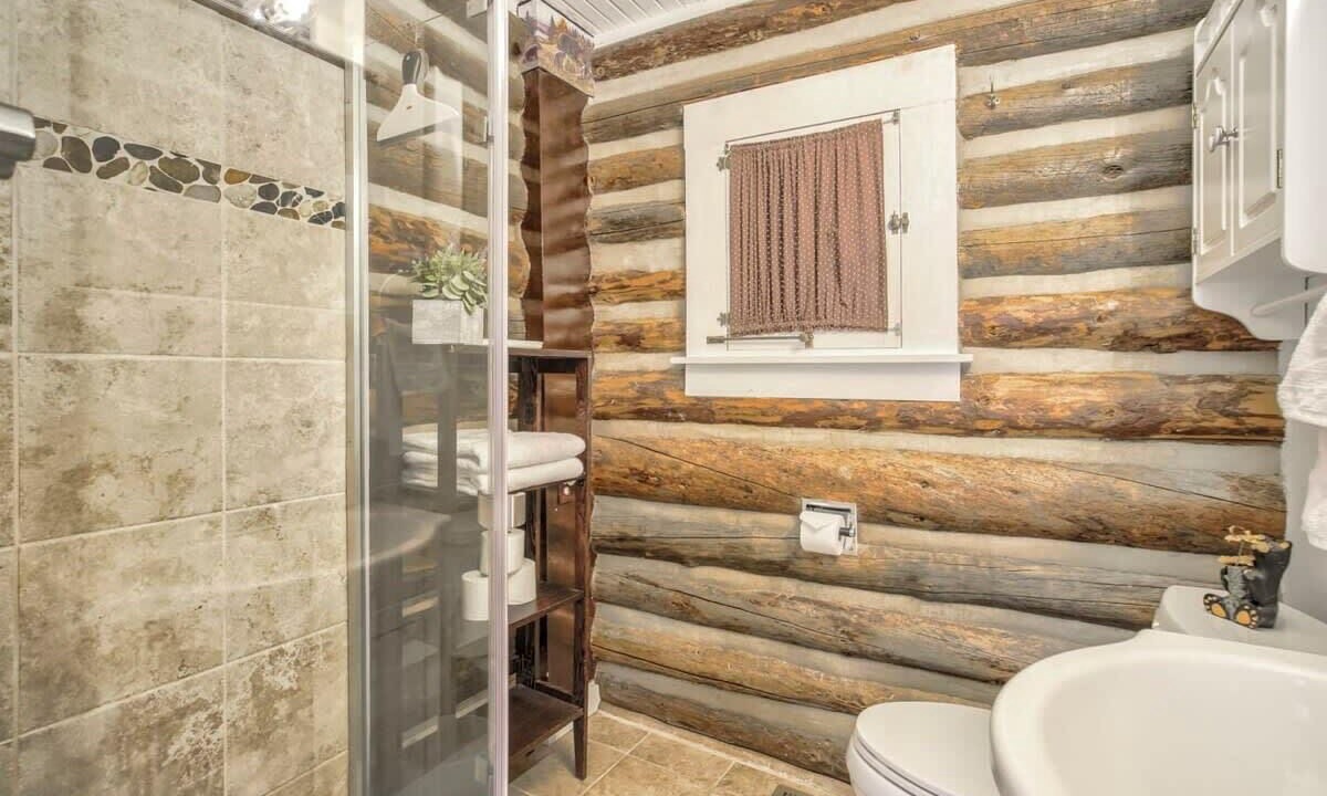 Photo of Bathroom in Cascade-Chipita Park