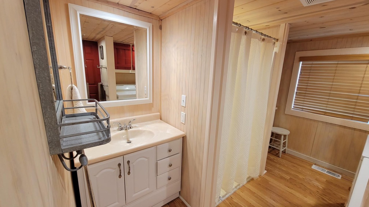 Photo of Bathroom in Parker Strip