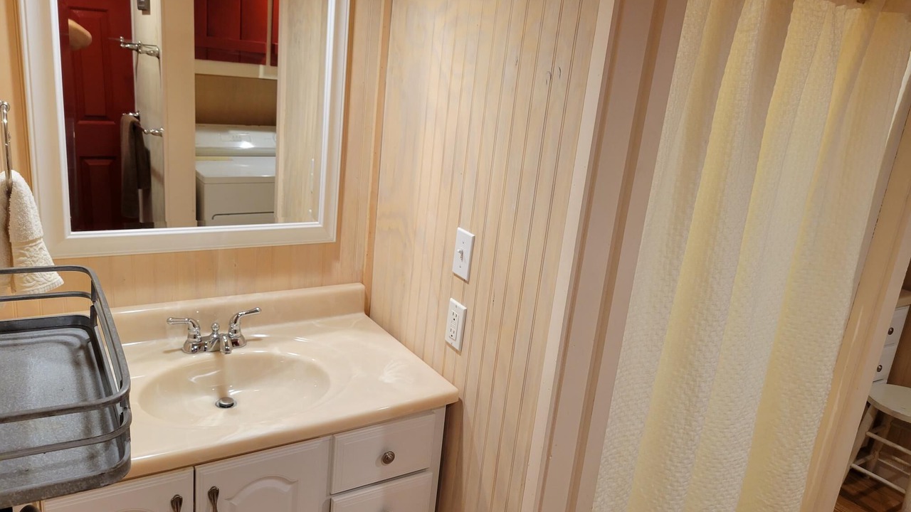 Photo of Bathroom in Parker Strip