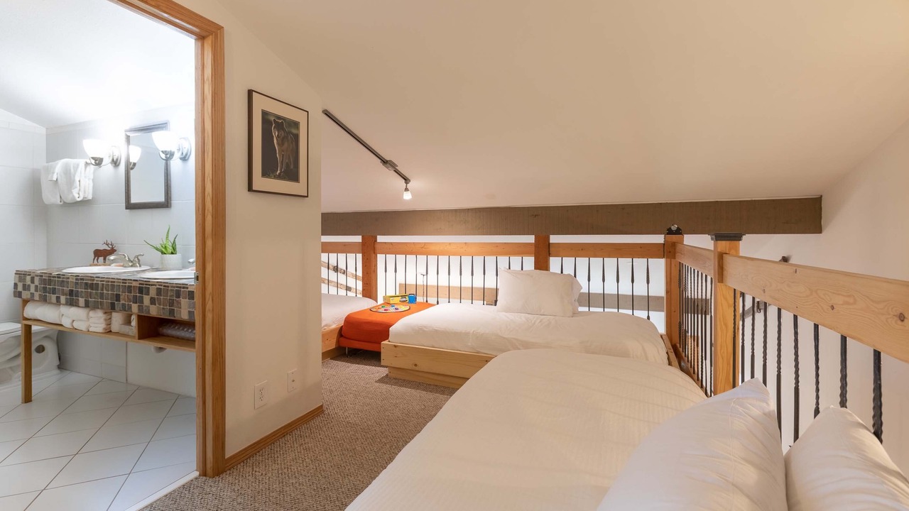 Photo of Bedroom in Teton Pines