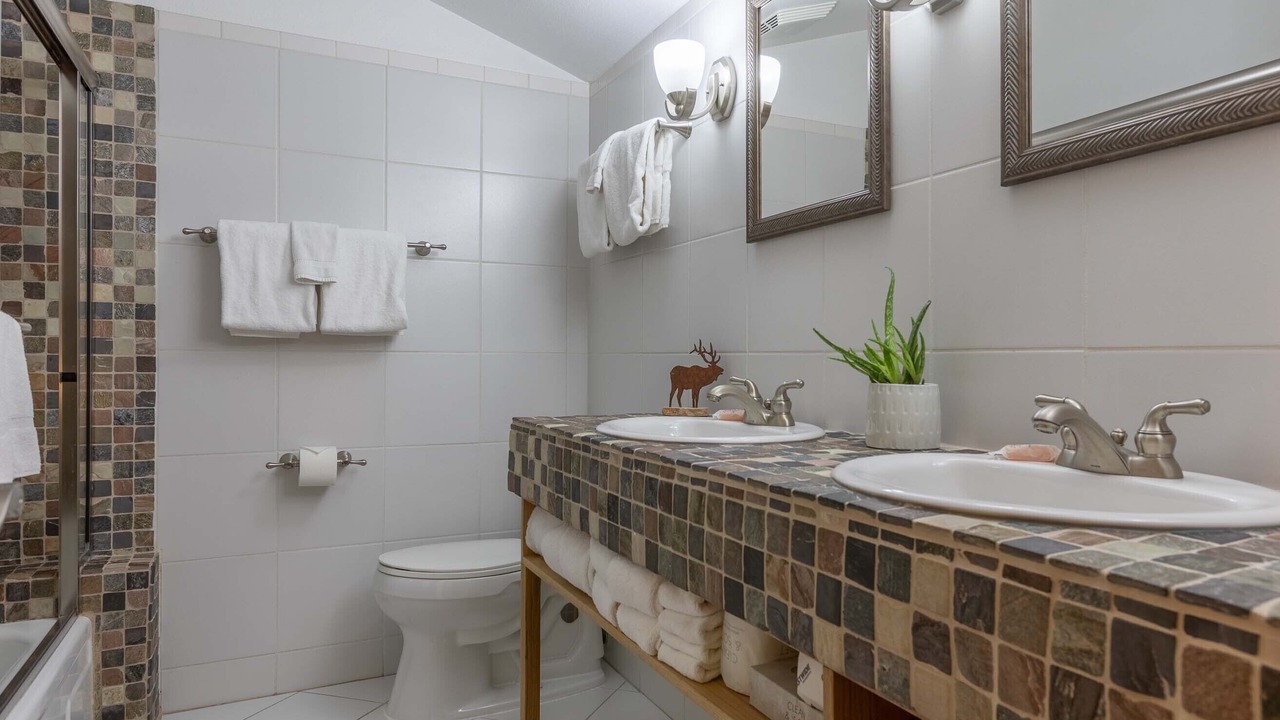 Photo of Bathroom in Teton Pines