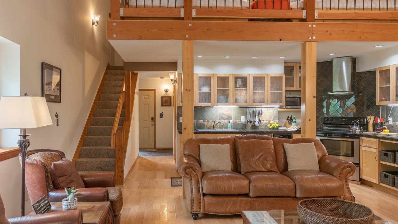 Photo of Livingroom in Teton Pines