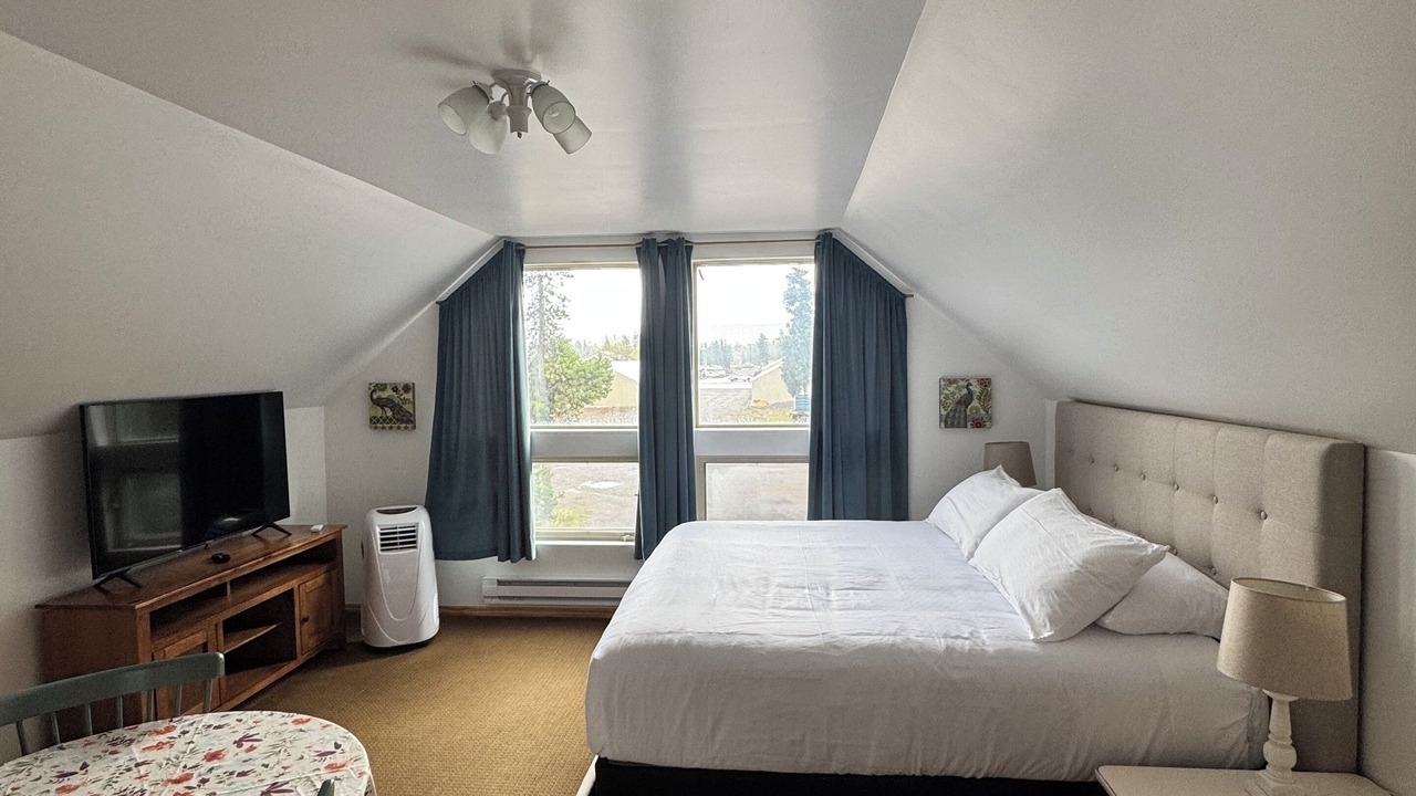 Photo of Bedroom in West Yellowstone