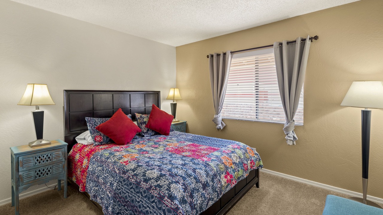 Photo of Bedroom in Oak Creek