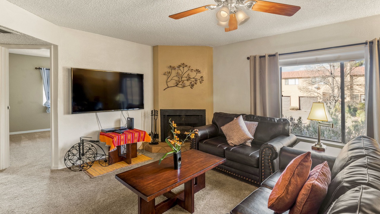 Photo of Livingroom in Oak Creek