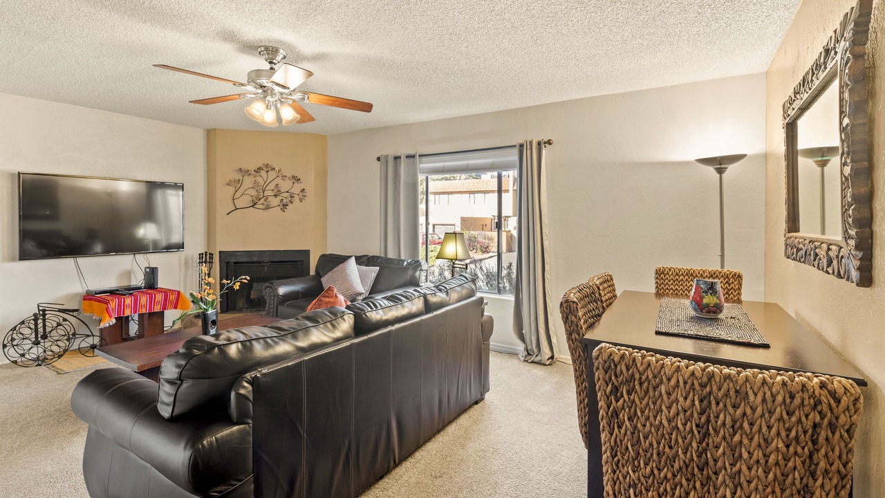 Photo of Livingroom in Oak Creek