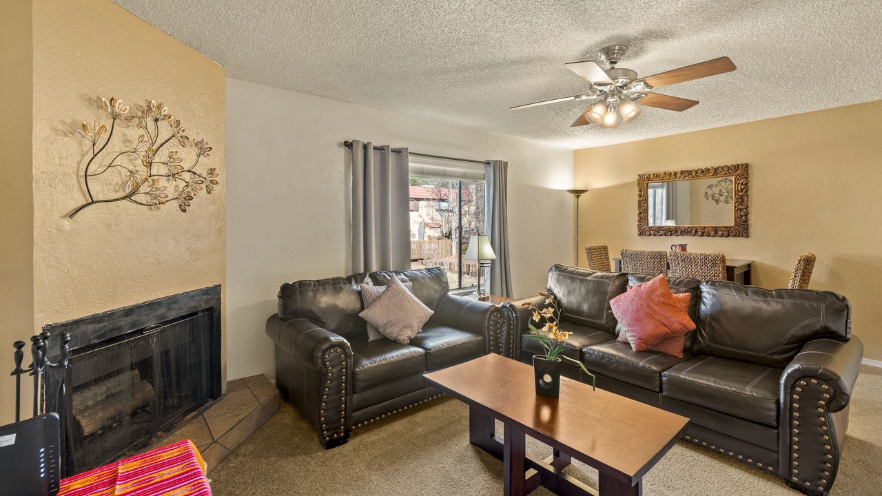 Photo of Livingroom in Oak Creek