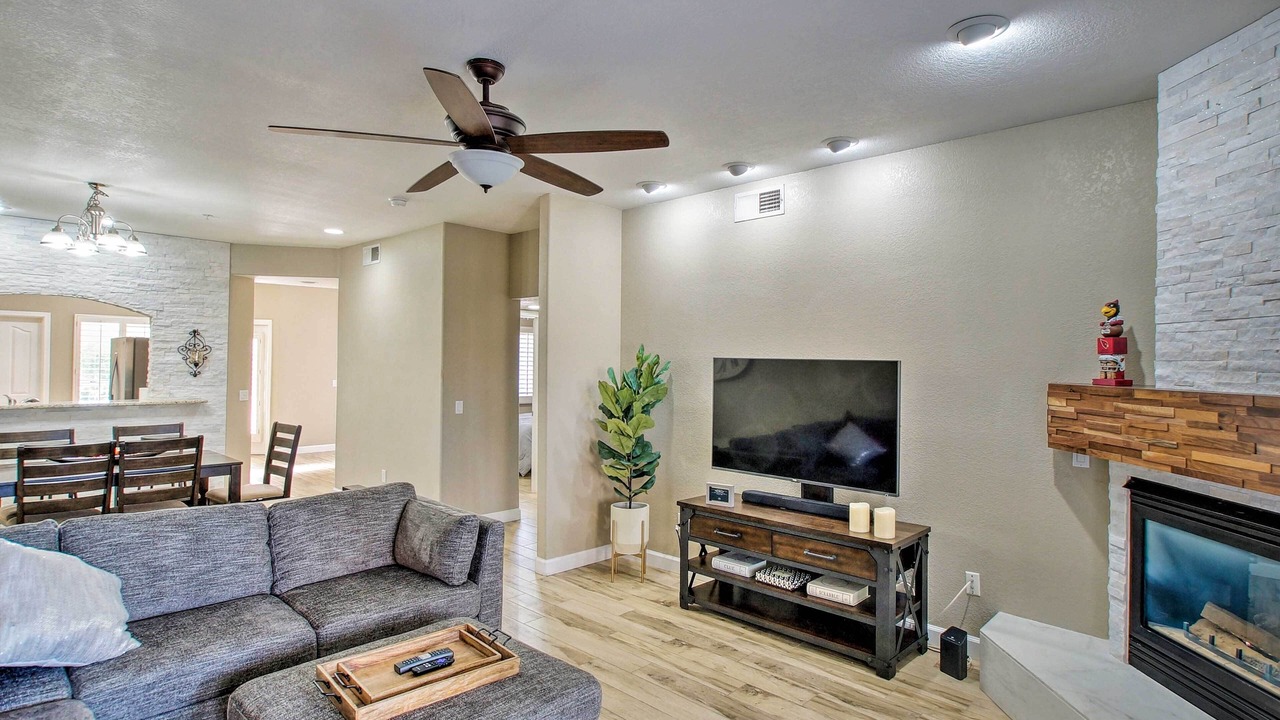 Photo of Livingroom in Security Acres