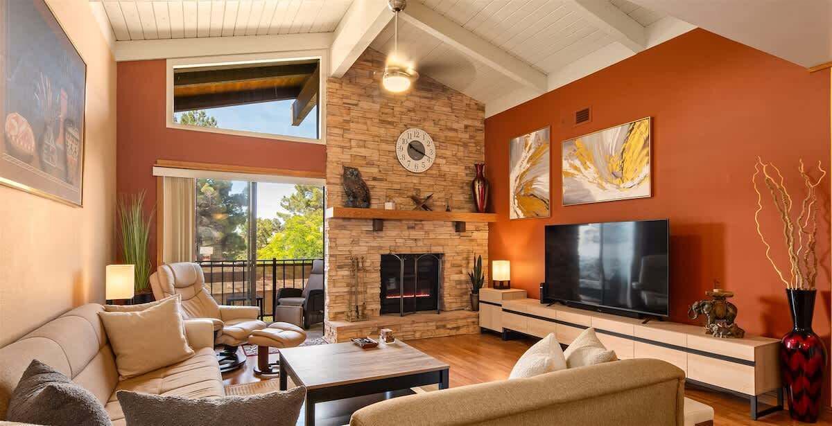 Photo of Livingroom in Oak Creek