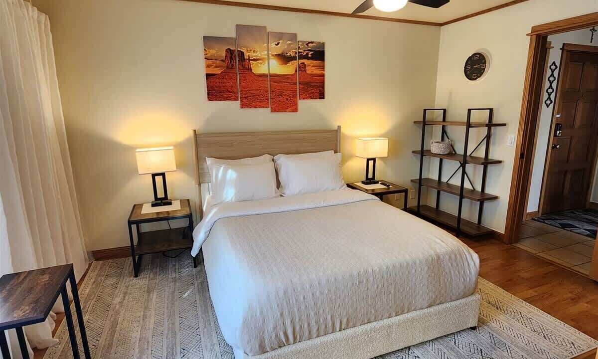 Photo of Bedroom in Oak Creek