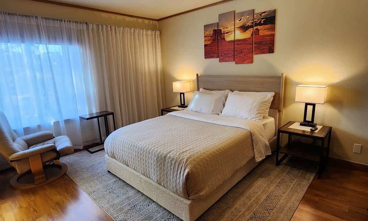 Photo of Bedroom in Oak Creek
