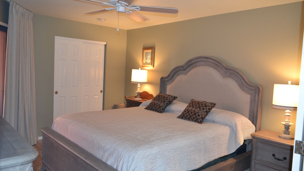 Photo of Bedroom in Paradise Valley Village