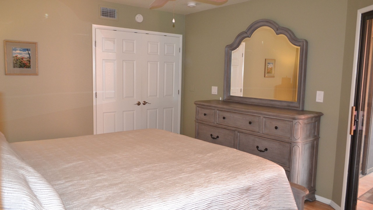 Photo of Bedroom in Paradise Valley Village