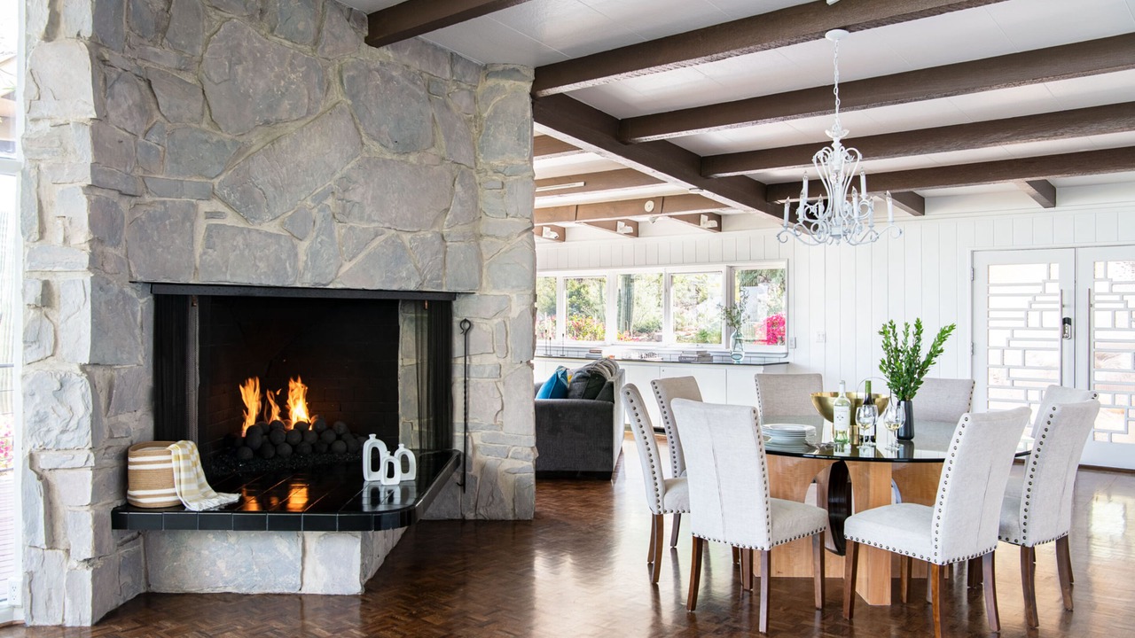 Photo of Livingroom in Camel Dale Properties