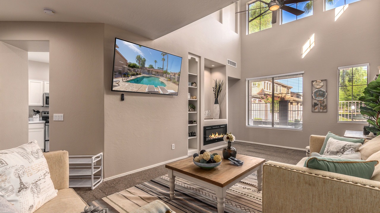 Photo of Livingroom in Alta Mesa