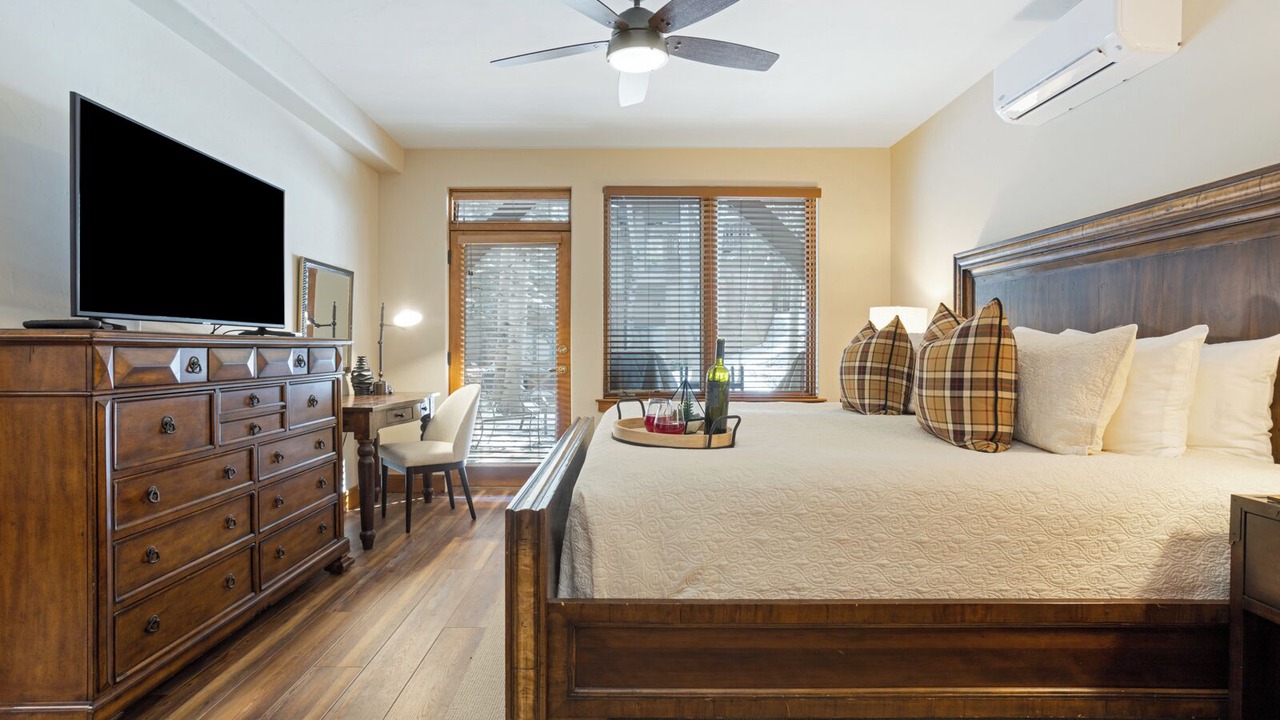 Photo of Bedroom in Edwards