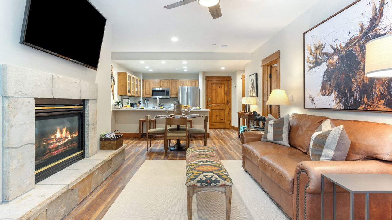 Photo of Livingroom in Edwards