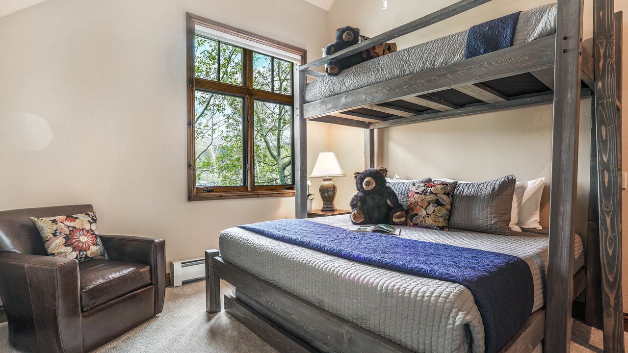 Photo of Bedroom in Edwards
