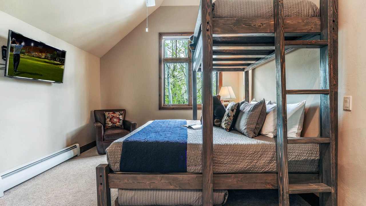 Photo of Bedroom in Edwards