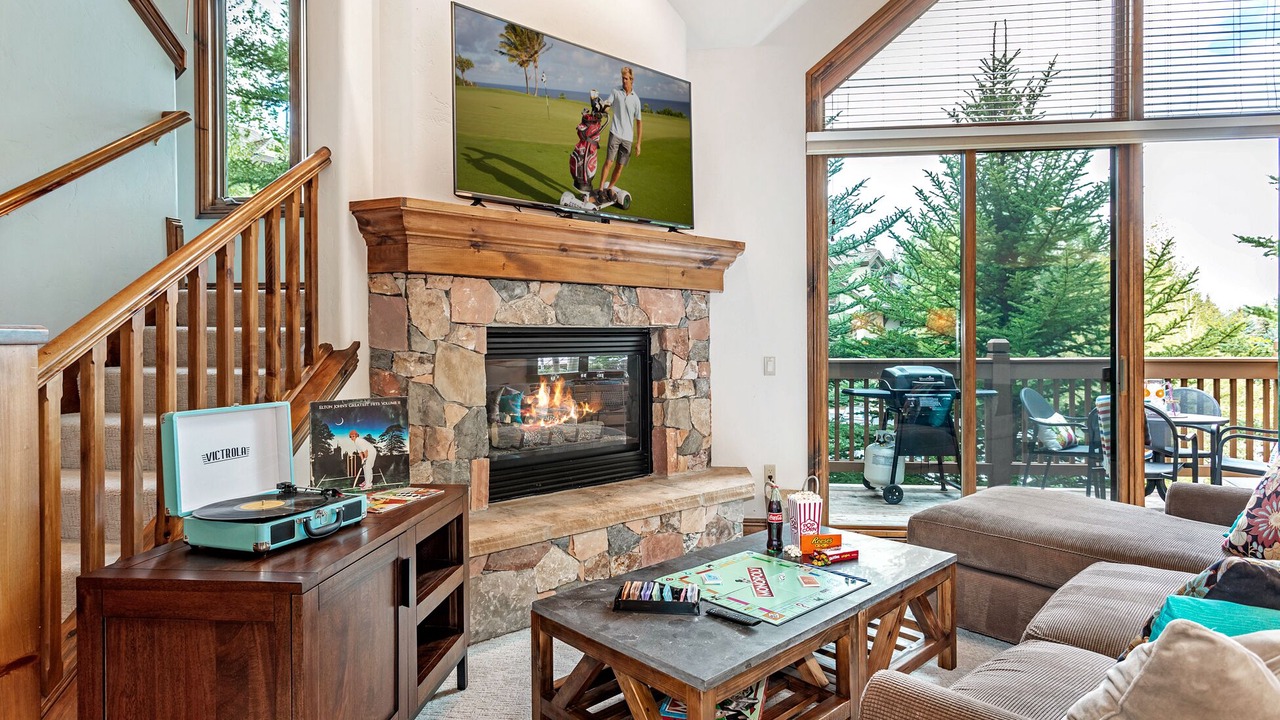 Photo of Livingroom in Edwards