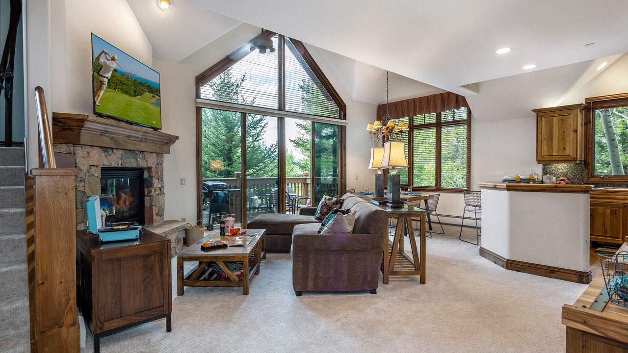 Photo of Livingroom in Edwards