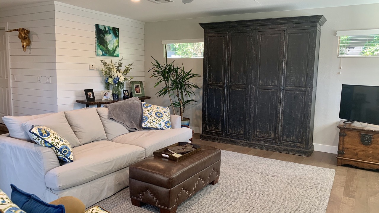 Photo of Livingroom in Western Villa