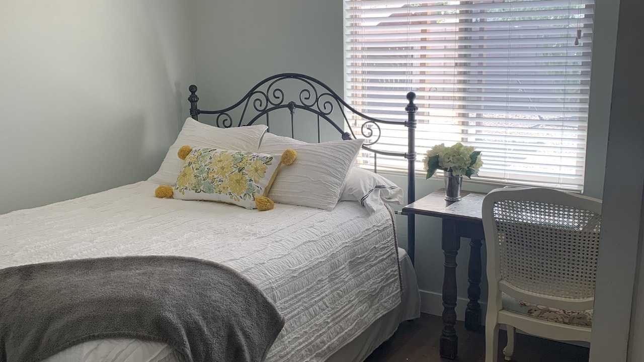 Photo of Bedroom in Western Villa