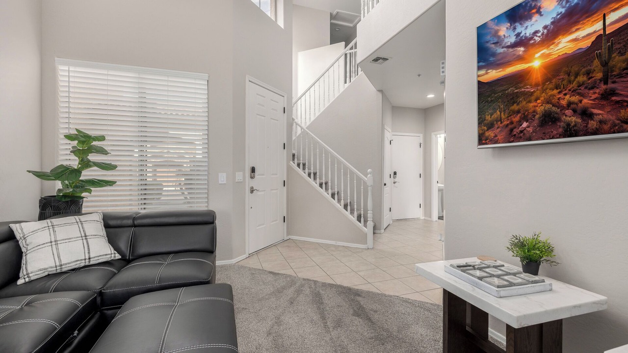 Photo of Livingroom in Alta Mesa