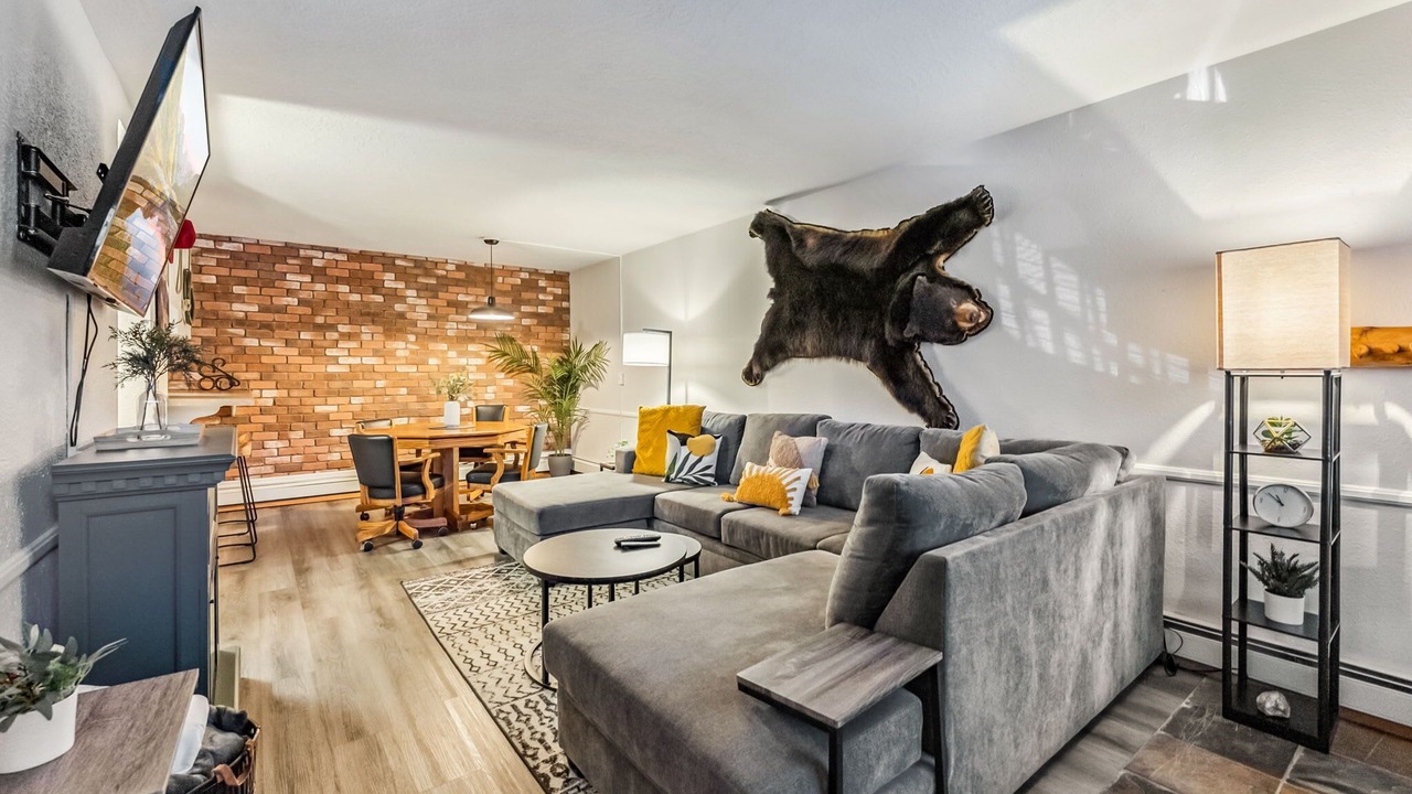 Photo of Livingroom in Historic District
