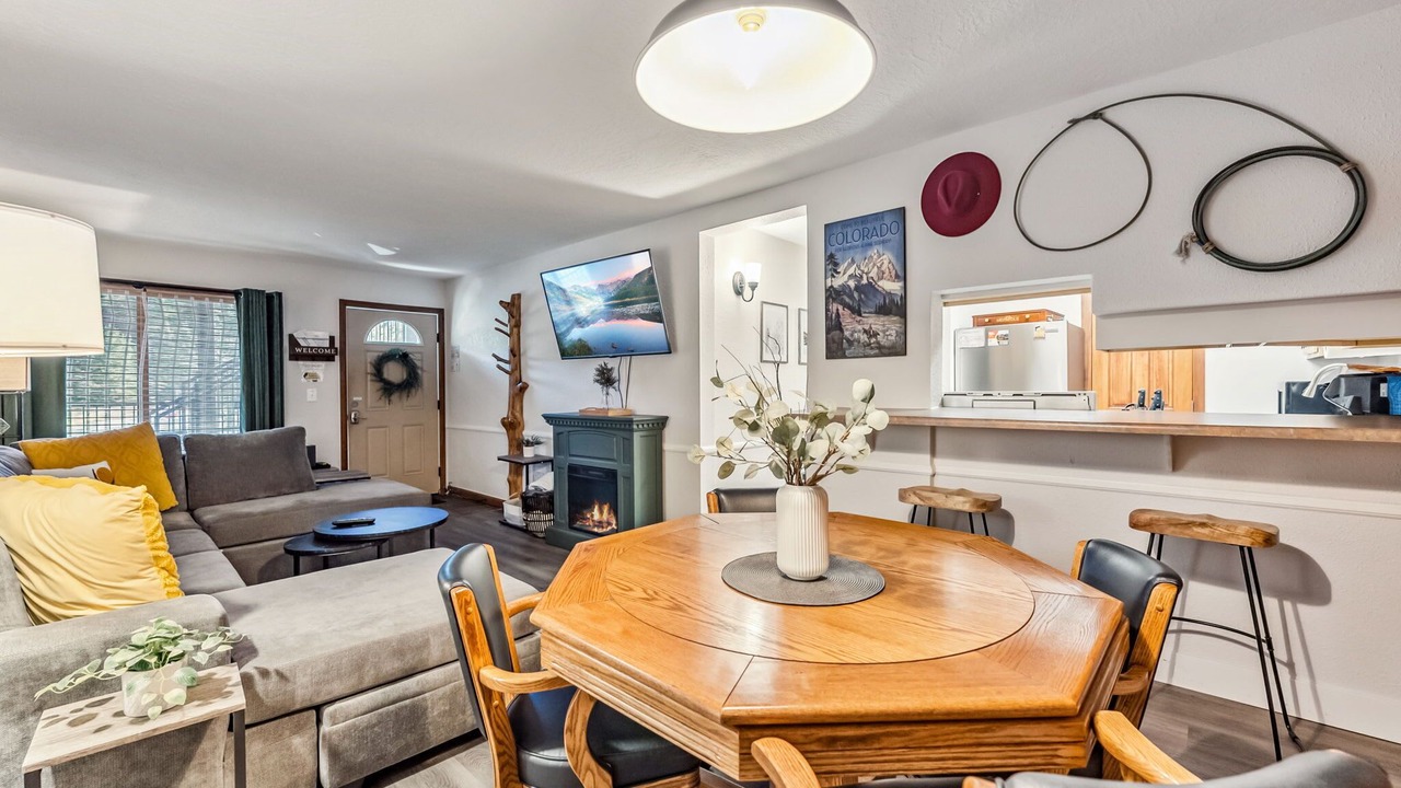 Photo of Livingroom in Historic District
