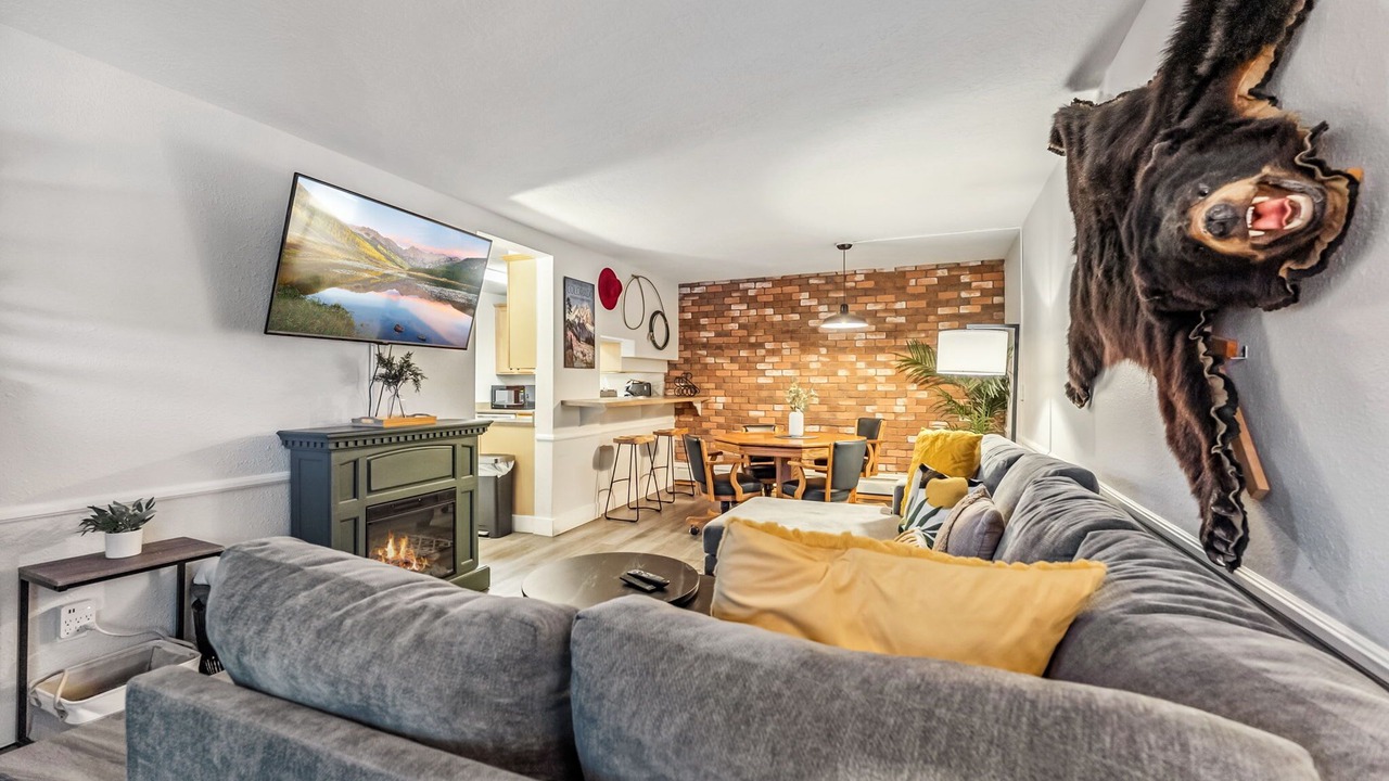 Photo of Livingroom in Historic District