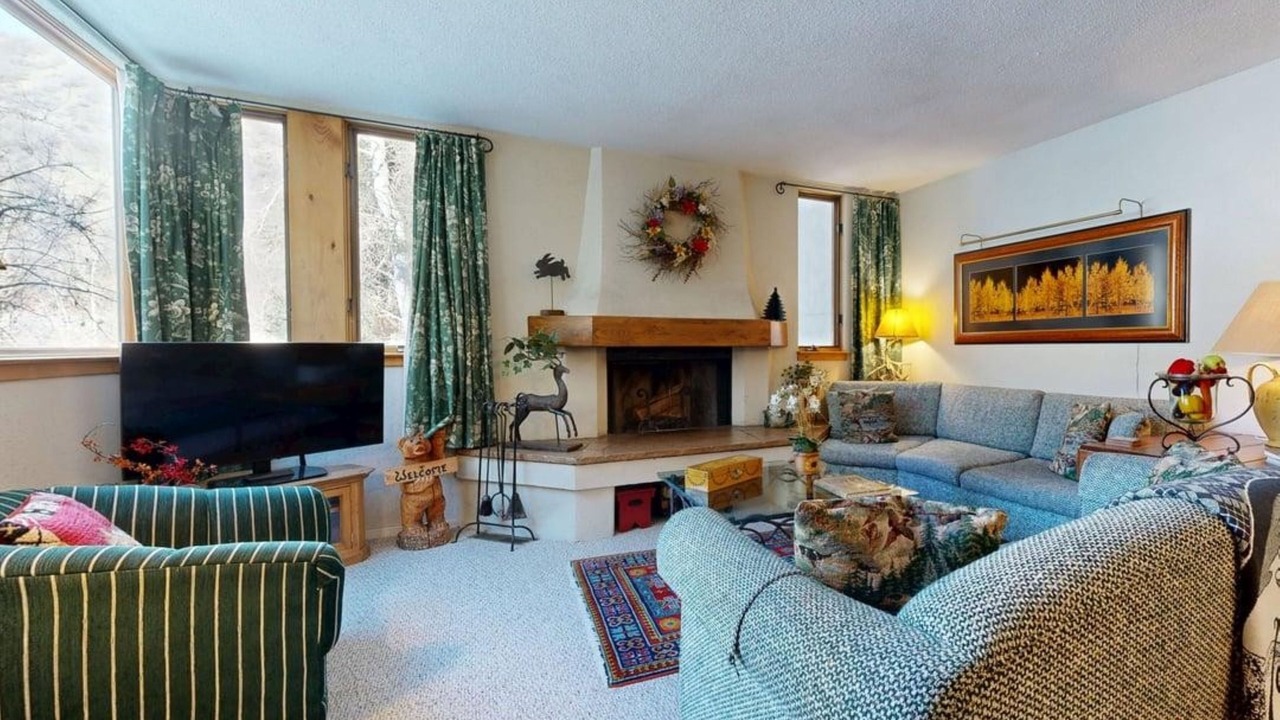 Photo of Livingroom in Snowmass Village