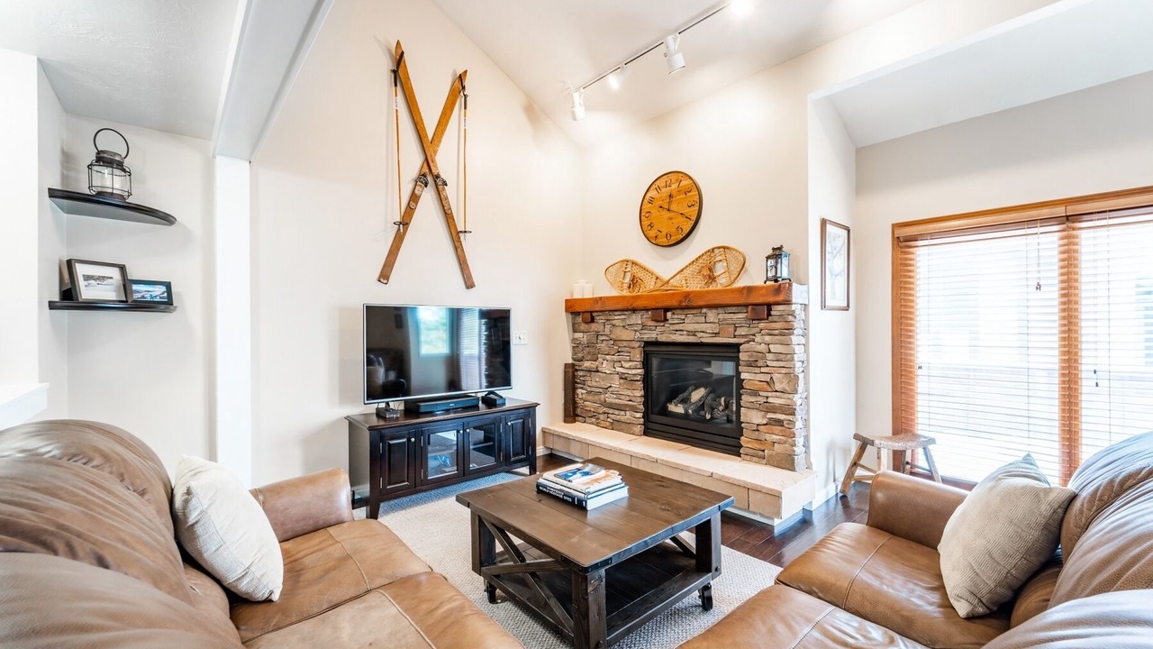 Photo of Livingroom in Cottonwood Heights