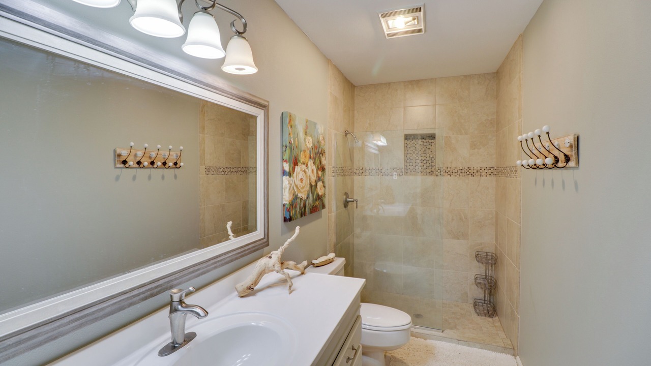 Photo of Bathroom in Lake Hamilton