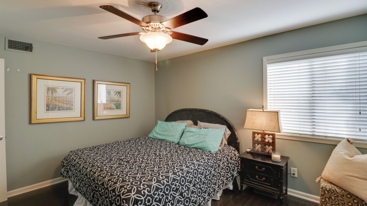 Photo of Bedroom in Lake Hamilton