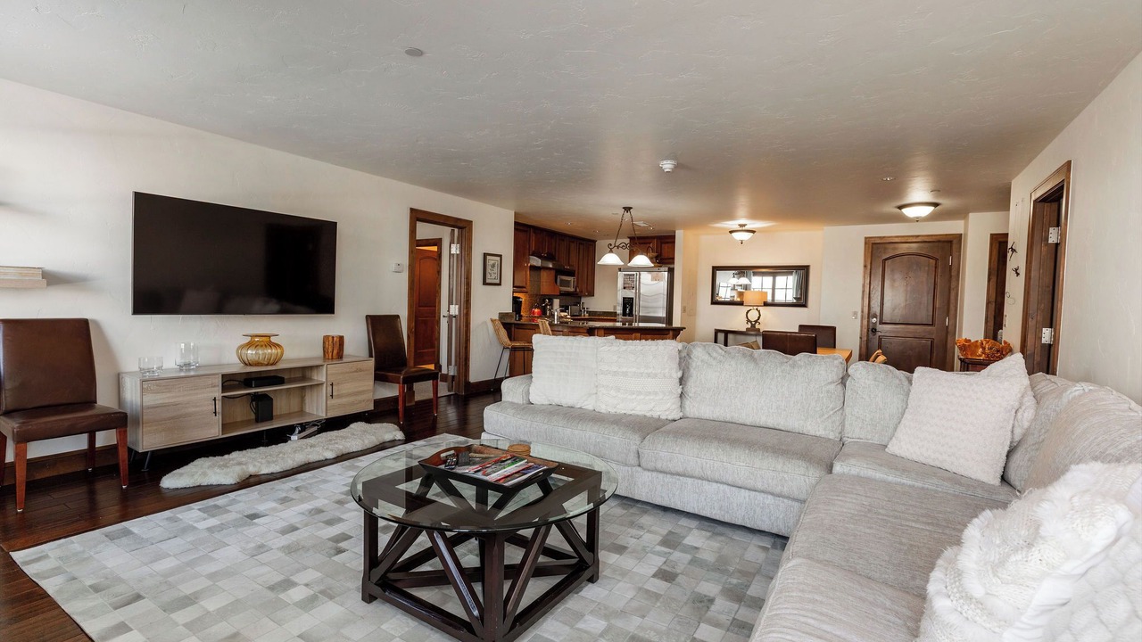 Photo of Livingroom in Avon