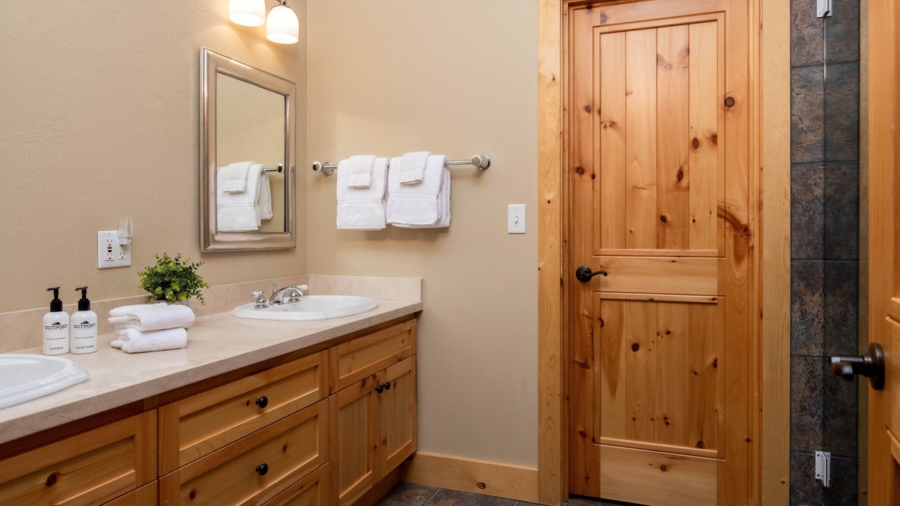 Photo of Bathroom in Granite Ridge