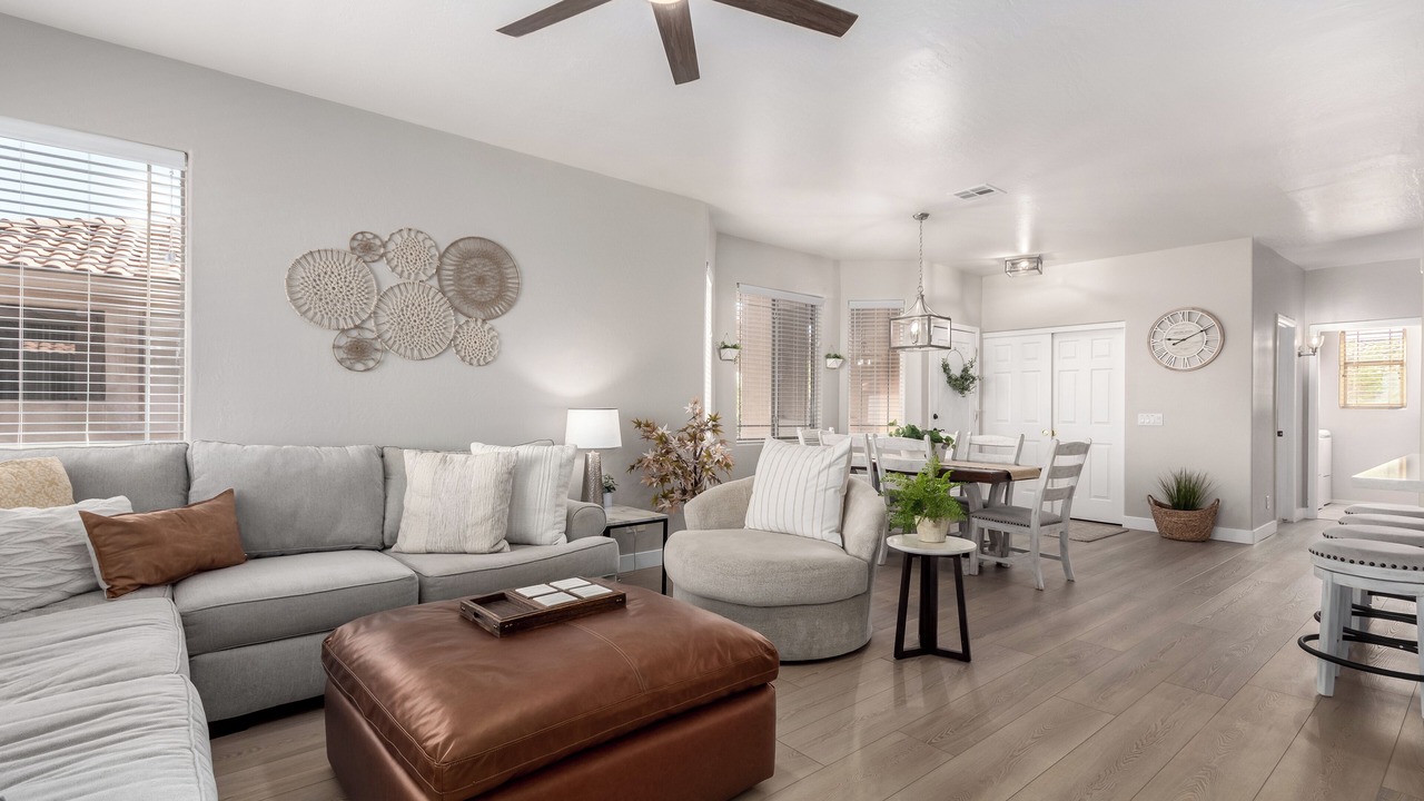 Photo of Livingroom in Alta Mesa