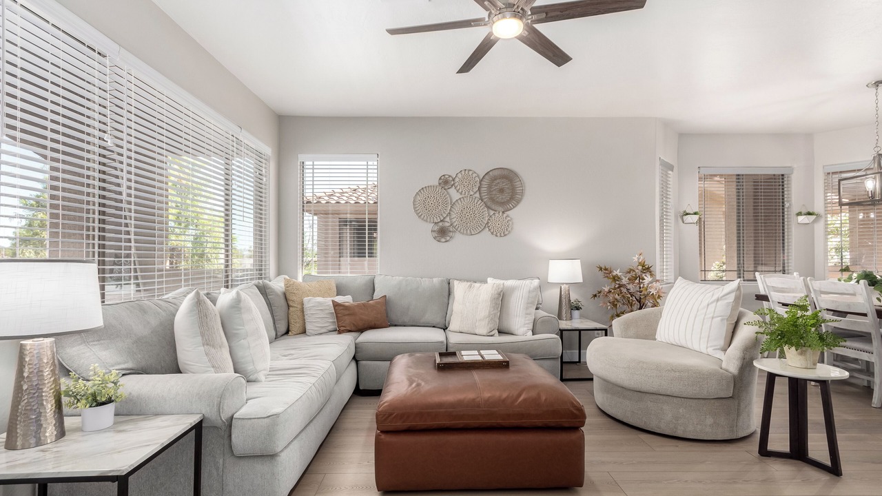 Photo of Livingroom in Alta Mesa
