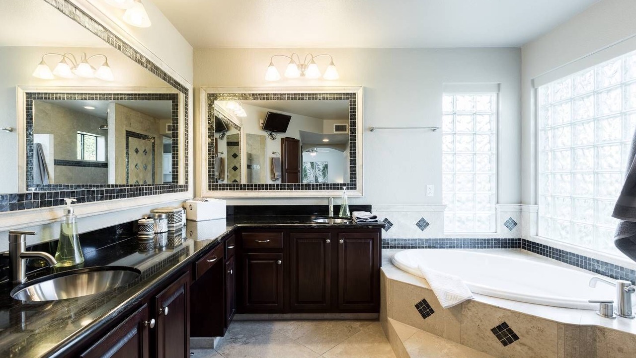 Photo of Bathroom in Paradise Park Vista