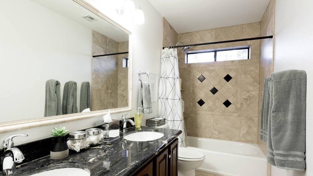 Photo of Bathroom in Paradise Park Vista