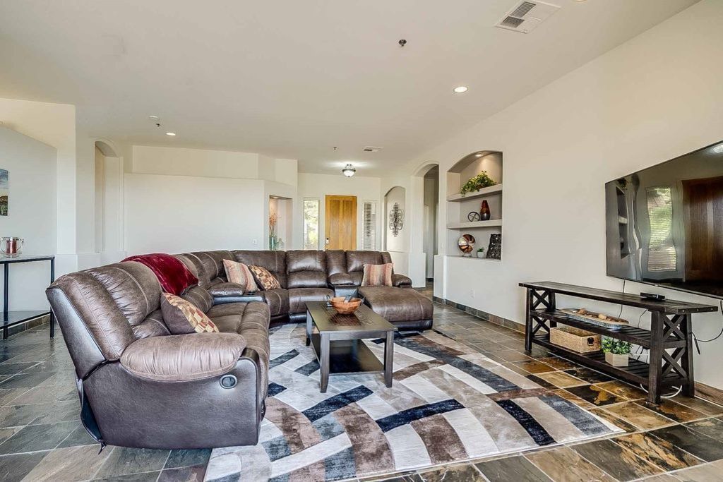 Photo of Livingroom in McDowell Mountain Ranch